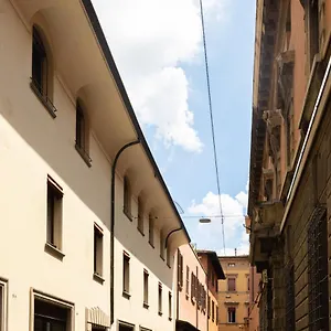 Apartment Goito 4, By Short Holidays, Bologna